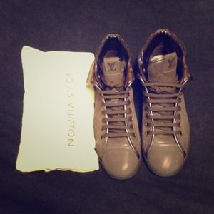 💯 AUTHENTIC Brown Louis Vuitton sneakers
