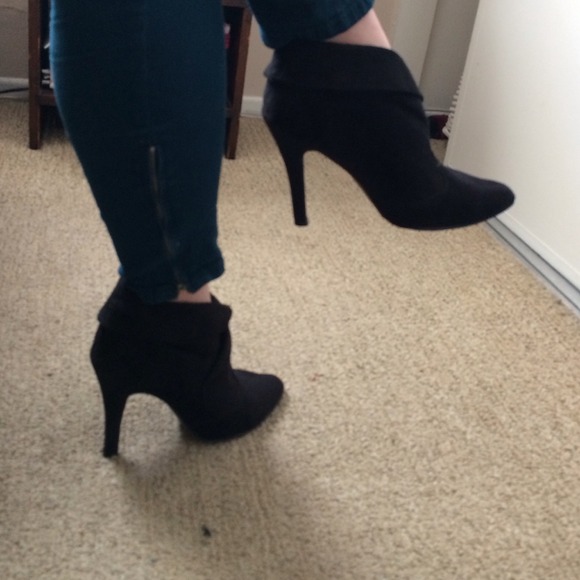 Black suede high heel booties - Picture 3 of 4