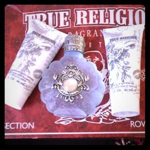 Tru religion gift set for women