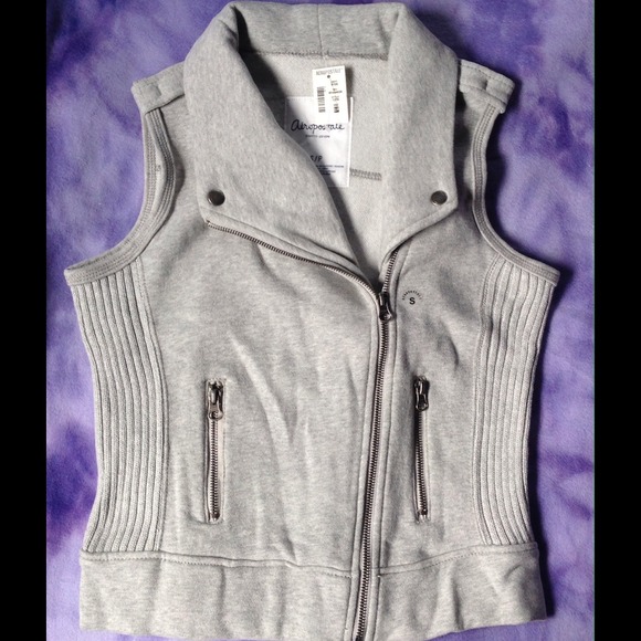 Aeropostale gray vest