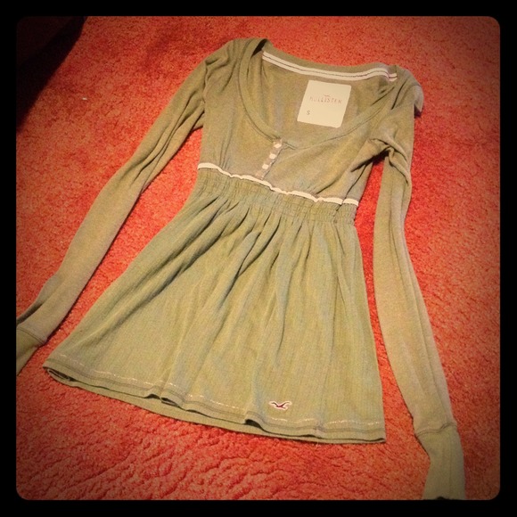 Great condition light green hollister shirt