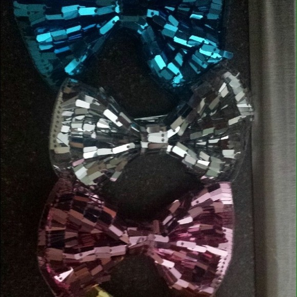 Super cute hair bow - Picture 2 of 2