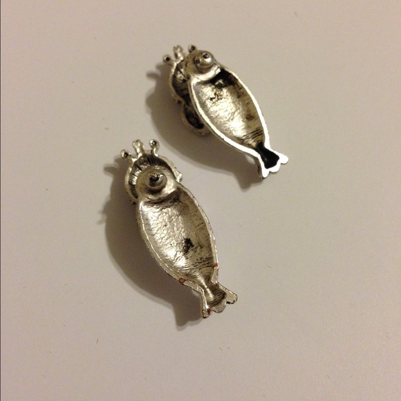 King Walrus earrings  [$3.00] - Picture 2 of 4