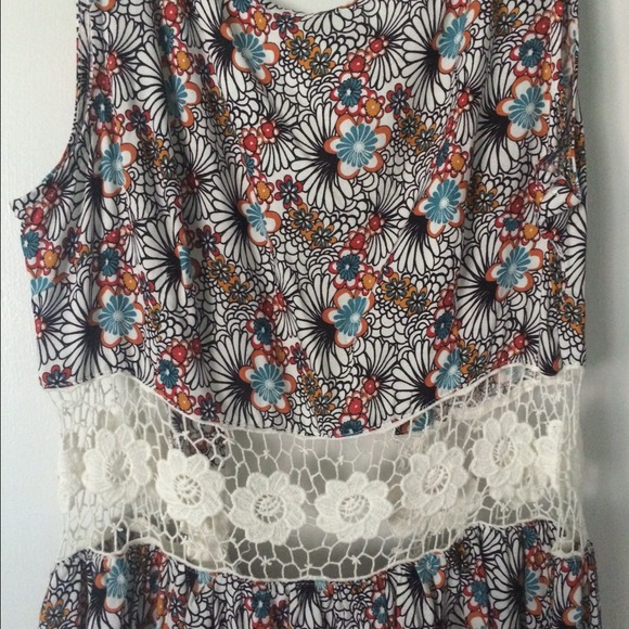 💥SOLD💥Forever 21 crochet cutout dress