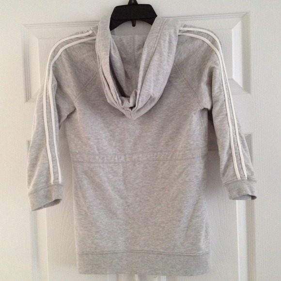 SOLD IN BUNDLE Hollister Gray 3/4 Sleeve Hoodie - Picture 2 of 4