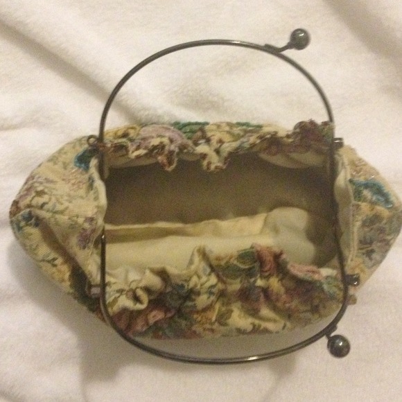 Purse - Picture 3 of 4