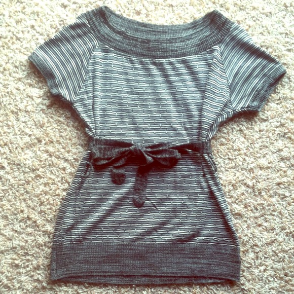 Belted Sort Sleeved Sweater