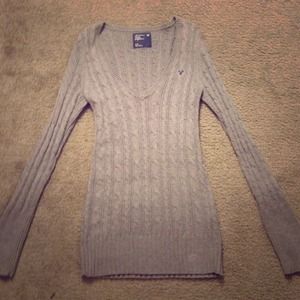 American Eagle Gray Sweater!! Great condition!!