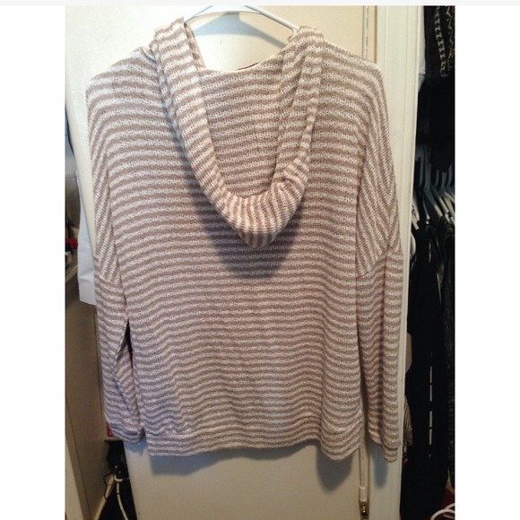 🚫Bundled Hoodie - Picture 2 of 4