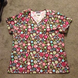❌❌ SOLD ❌❌ Cute Brown Spotted Scrub Top!