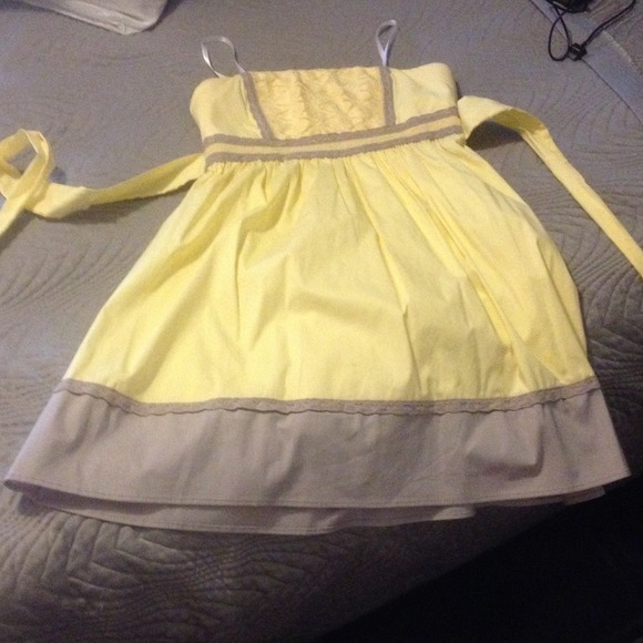 Yellow doll dress