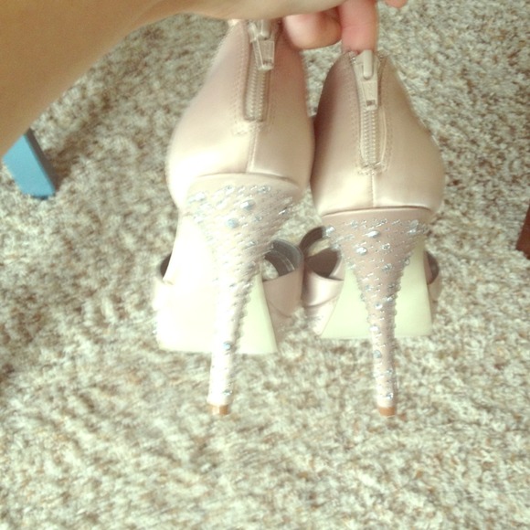 Satin taupe heels