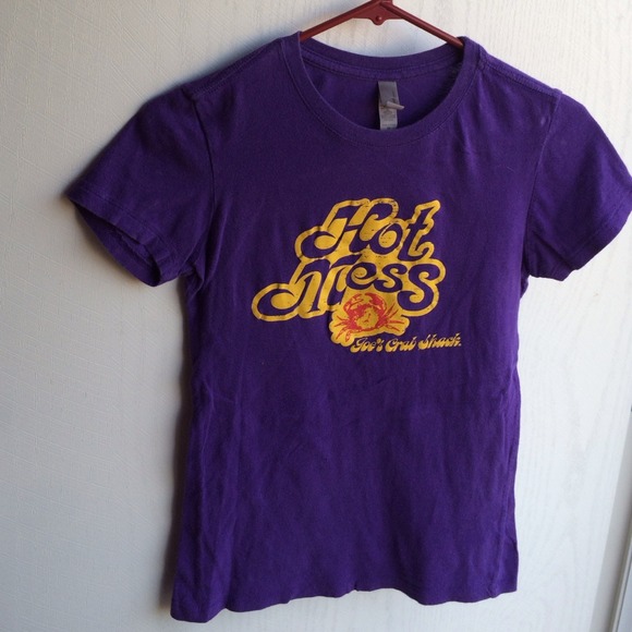 "Hot Mess" Joes Crab Shack tee