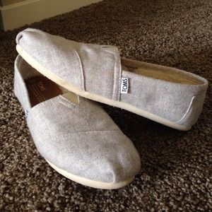 Cozy Light Wool Toms