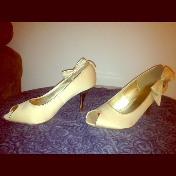 Beautiful dress pumps