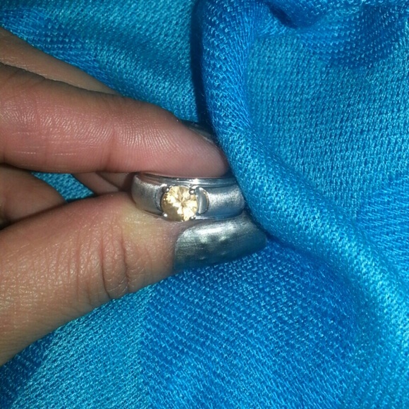 Gemstone ring 14k white gold