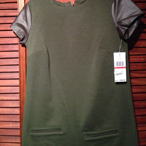 Tommy Hilfinger - Picture 3 of 4