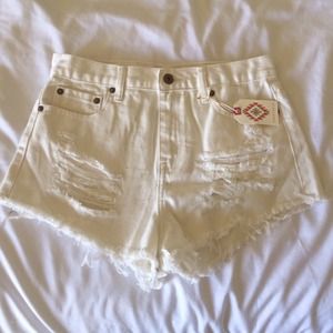 white highwaisted shorts