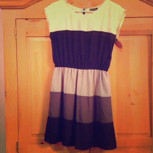 Color block dress - Picture 1 of 1