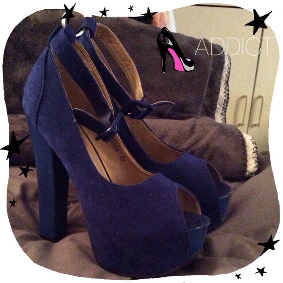 Shoes - ❗️Blue platform peep toe heels w ankle strap