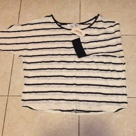 Forever 21 Tops - Knit shirt