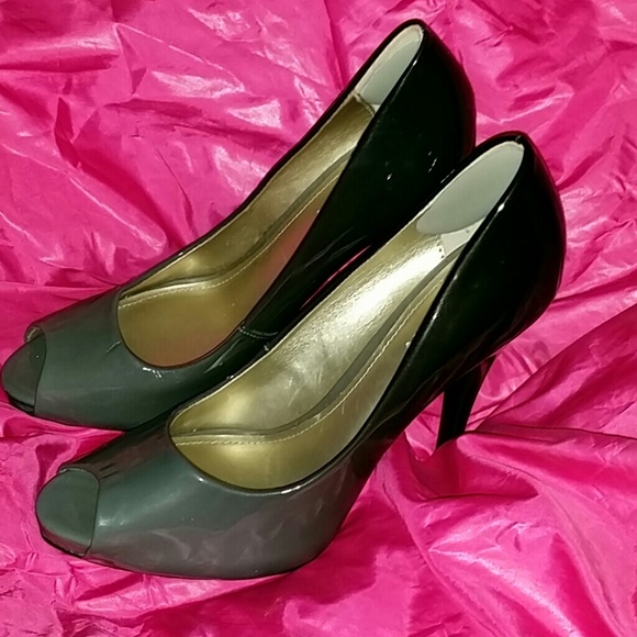~Delicious Smokey Gray Patent Peep Toe Heel ~