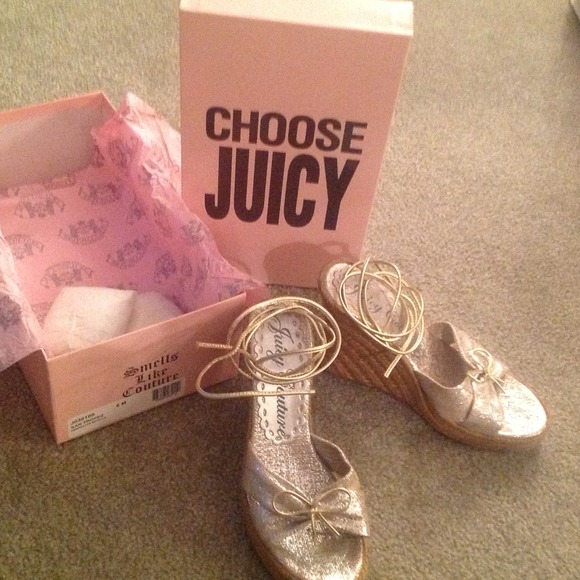 Authentic juicy couture gold espadrilles - Picture 1 of 4