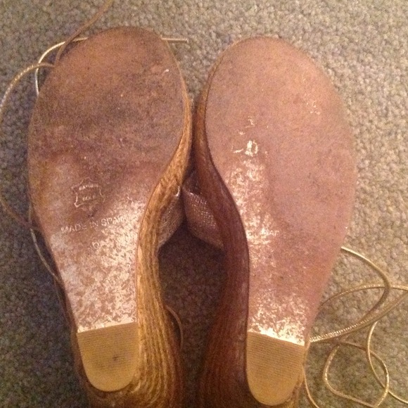 Authentic juicy couture gold espadrilles - Picture 4 of 4