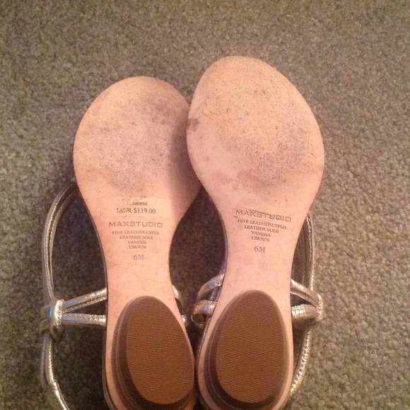 Max studio gold sandals - Picture 3 of 4