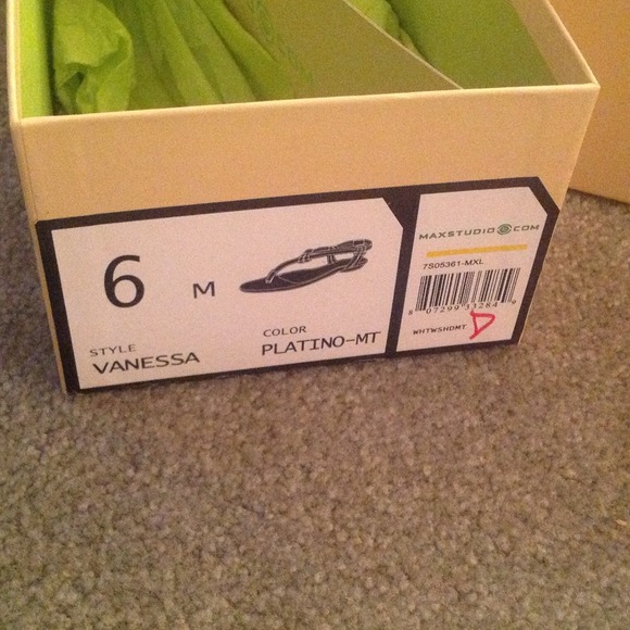 Max studio gold sandals - Picture 4 of 4