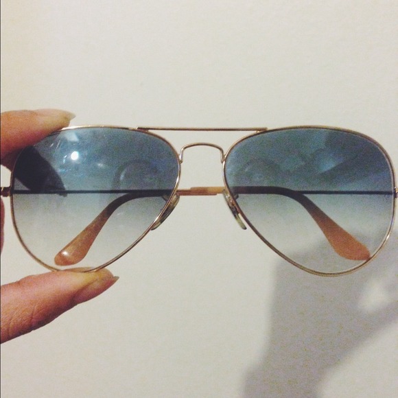 Ray-Ban Accessories - Ray Ban aviator in gold with BLUE lenses