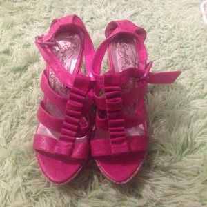 Pink wedges