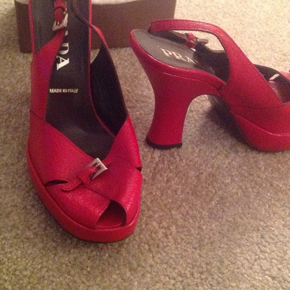 🔶SOLD!🔶 PRADA red chunky heels - Picture 2 of 4