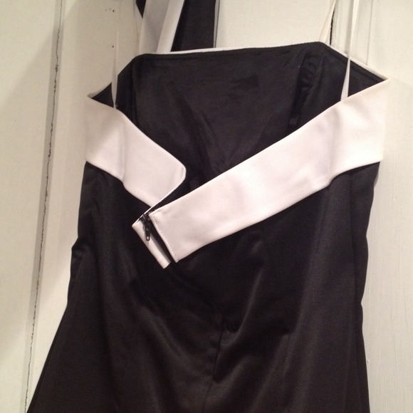 Black & White Formal Gown - Picture 3 of 4