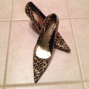 Leopard pumps