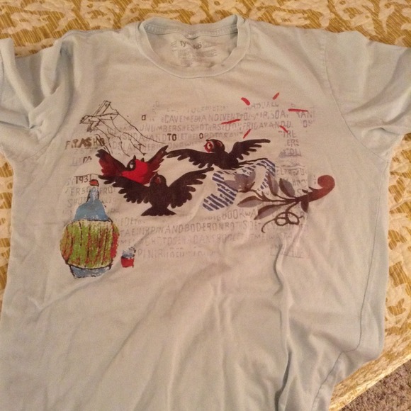 Graphic Tee w/ Birds.