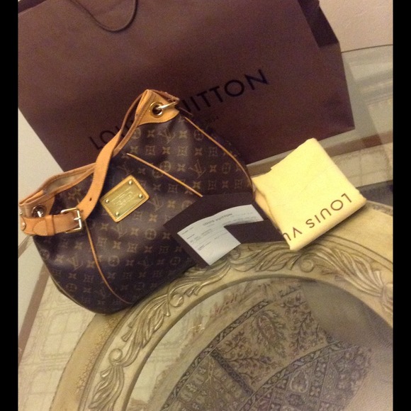 Authentic Louis Vuitton Monogram Galleria PM