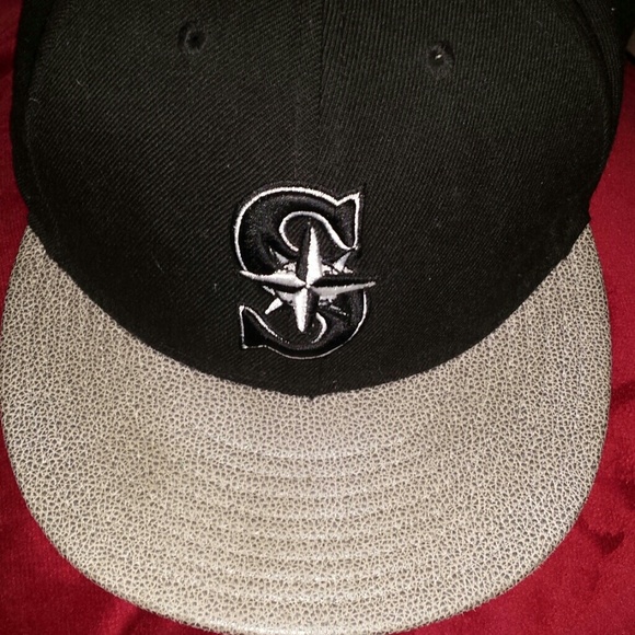 Mariners hat - Picture 2 of 4