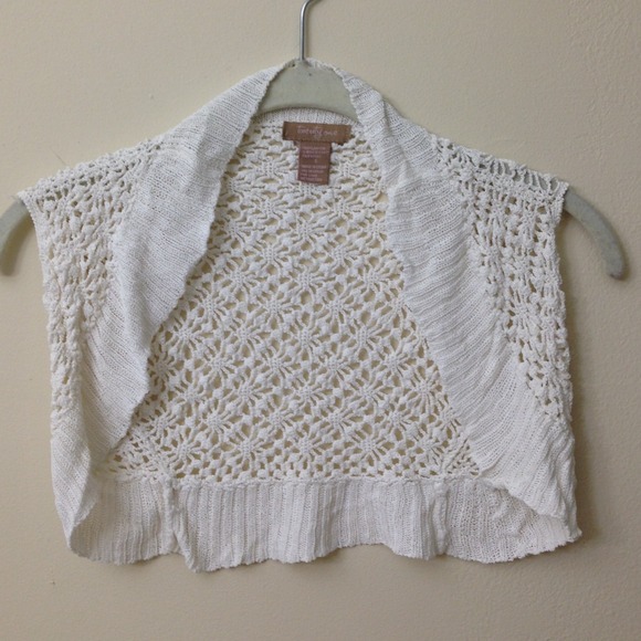 2 knitted Shrugs white and tomato red