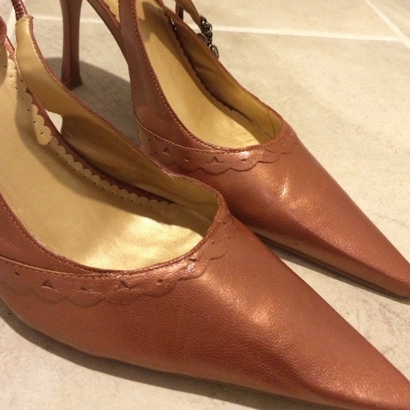 BCBG metallic coral slingbacks - Picture 2 of 3