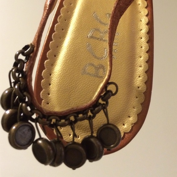 BCBG metallic coral slingbacks - Picture 3 of 3