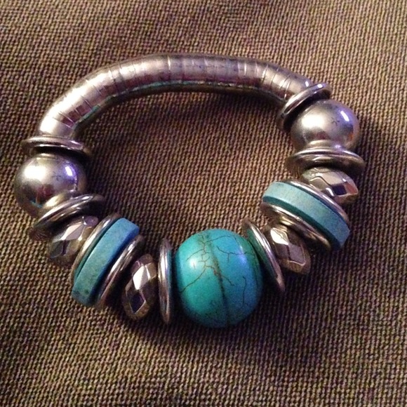 Chunky Metal & Aqua Stoned Bracelet - Picture 2 of 3