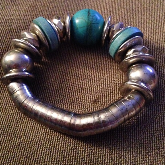 Chunky Metal & Aqua Stoned Bracelet - Picture 3 of 3