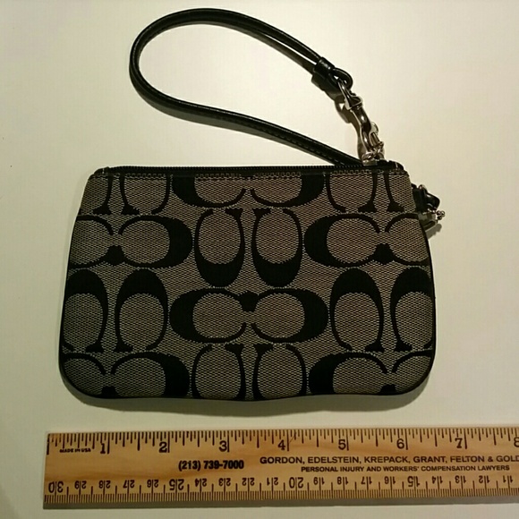 Coach wristlet - Picture 3 of 4