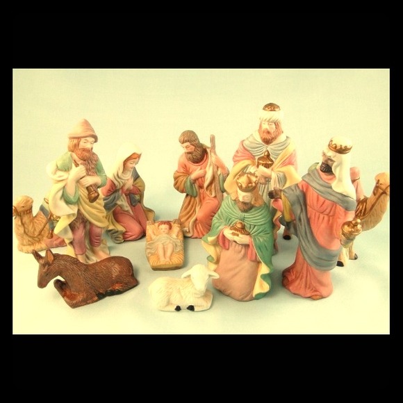 Hand Painted Porcelain Nativity 11 Pc Set