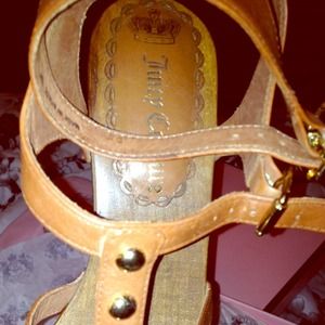 NEW!!! Never worn Juicy Couture dragon wedge!!