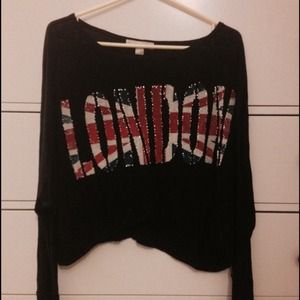 BAGGY LONDON CROP TOP
