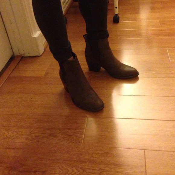 Ankle booties - Picture 2 of 3