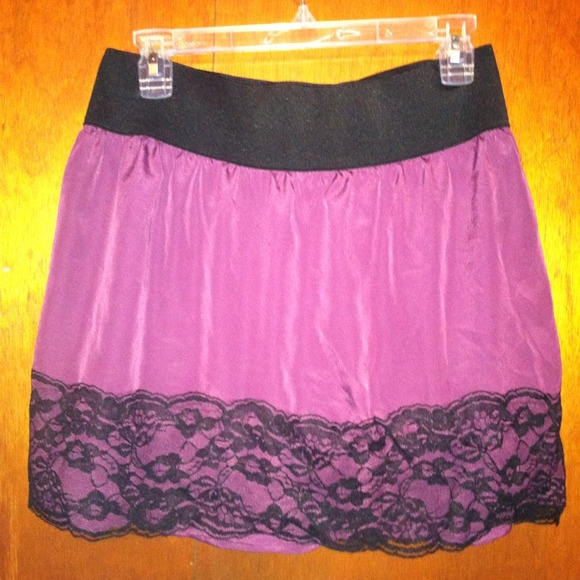Purple skirt with black waist band and lace trim - Picture 1 of 1