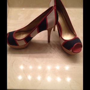 Previously loved Guess heels